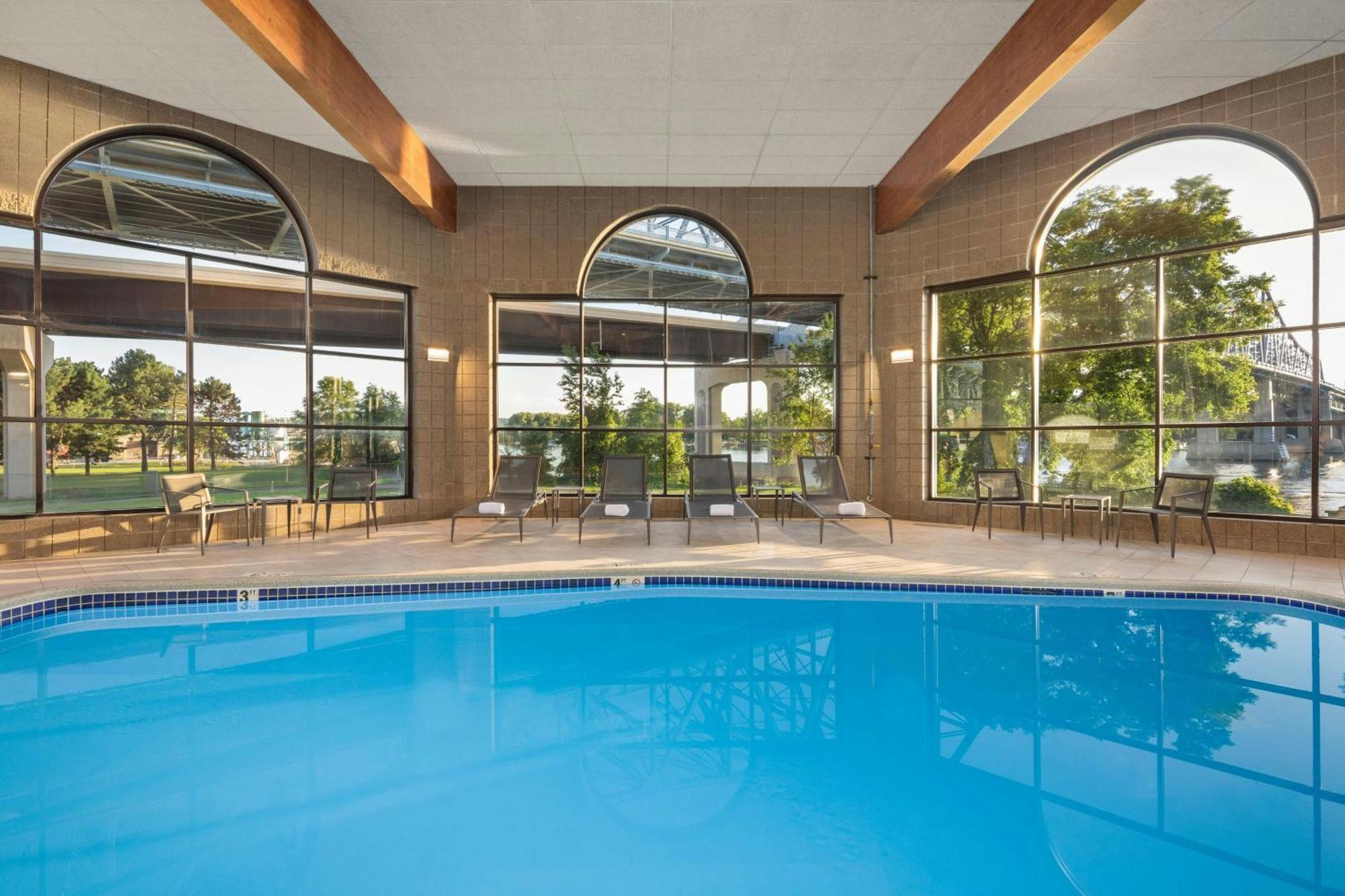Courtyard La Crosse Downtown/Mississippi Riverfront Εξωτερικό φωτογραφία