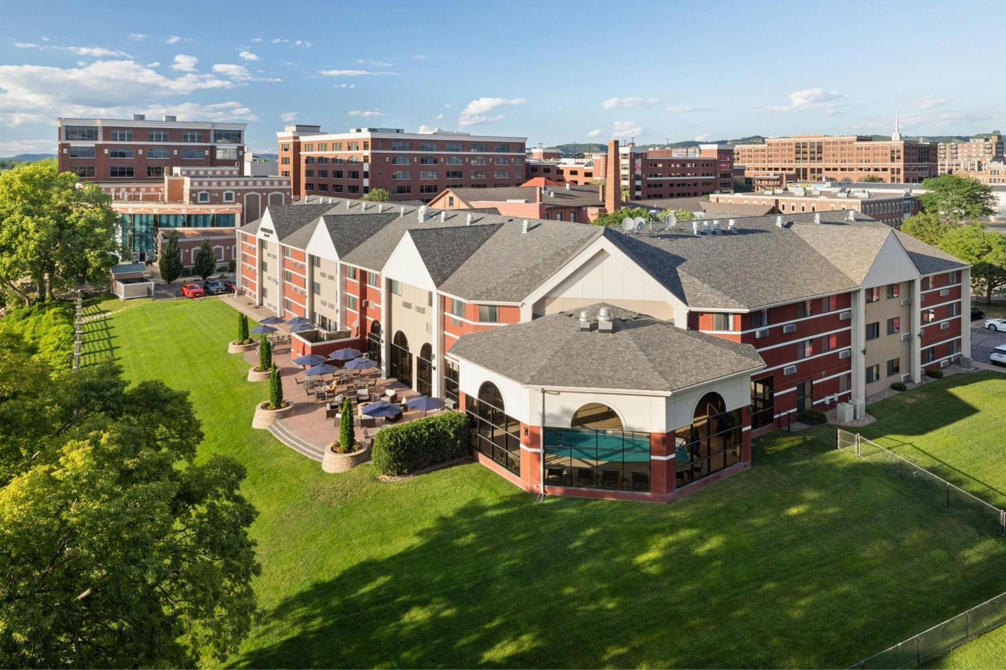 Courtyard La Crosse Downtown/Mississippi Riverfront Εξωτερικό φωτογραφία